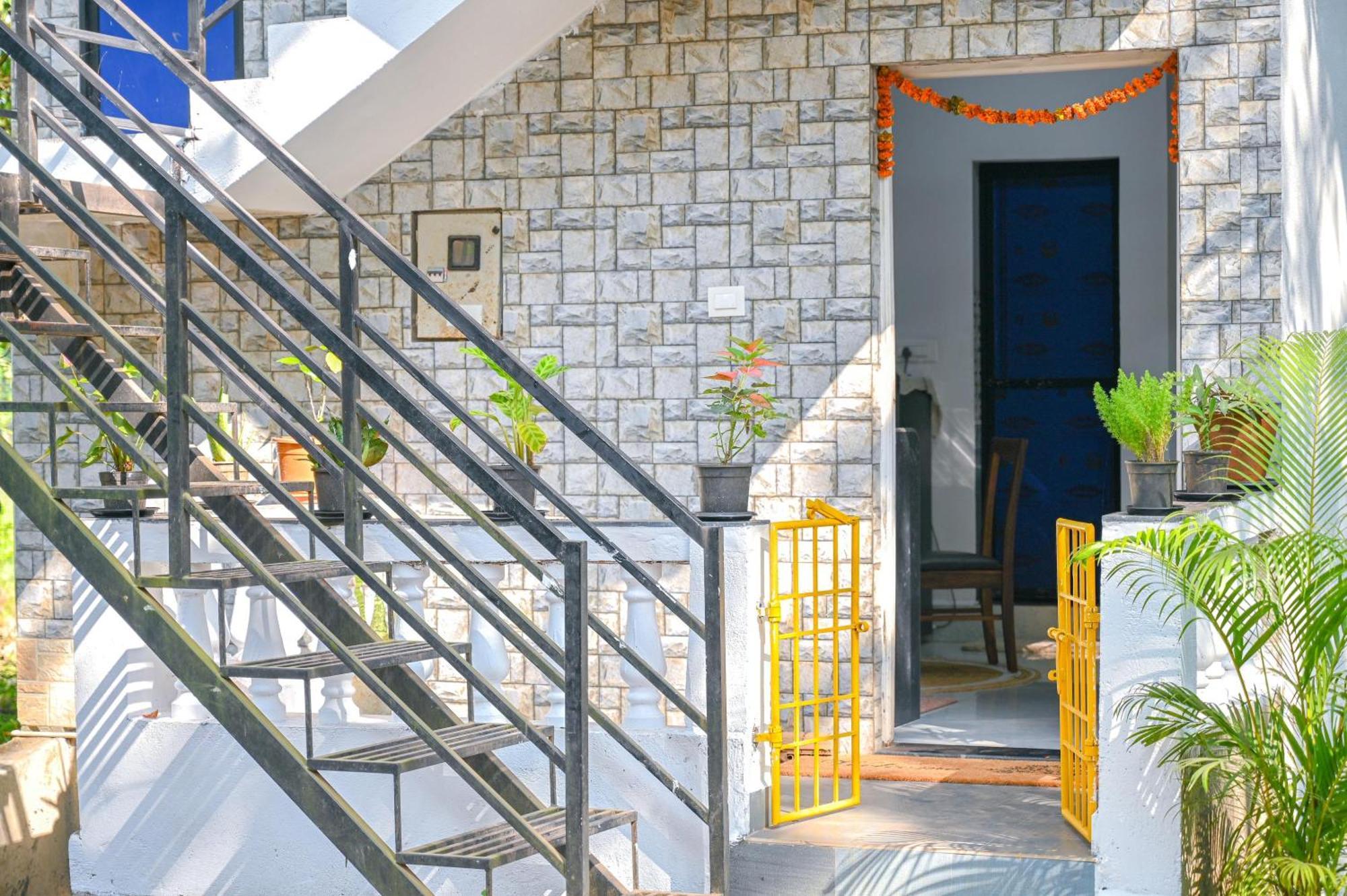 Shell House - Private Stay With Garden View In Arambol マンドレム エクステリア 写真